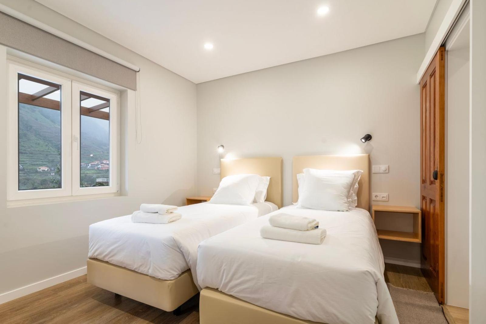 Madeira Surf Lodge São Vicente エクステリア 写真